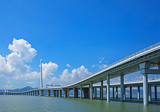 深圳湾公路大桥工程首级控制网测量